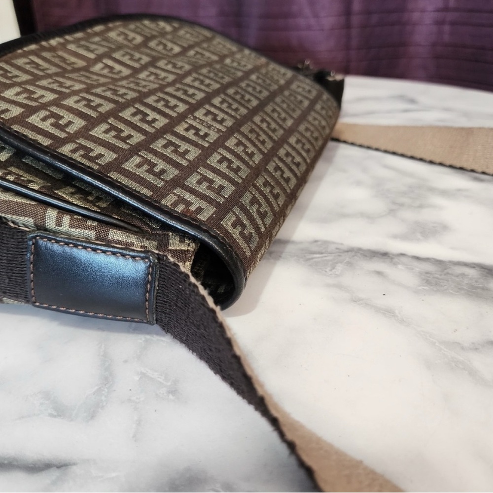 Authentic Fendi Brown Crossbody Bag with Iconic Logo - Picture 6 of 13